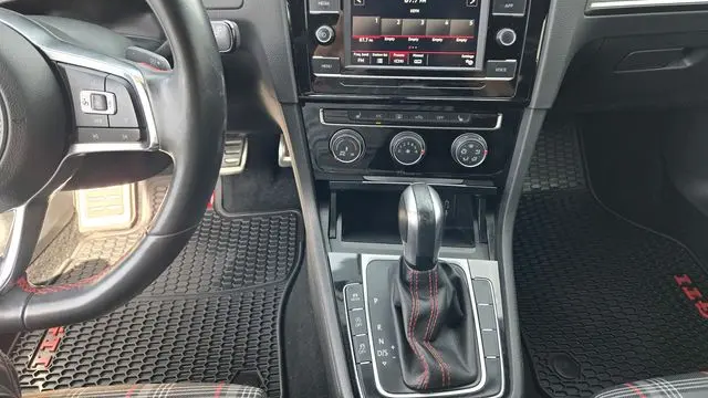 2021 Volkswagen Golf GTI S