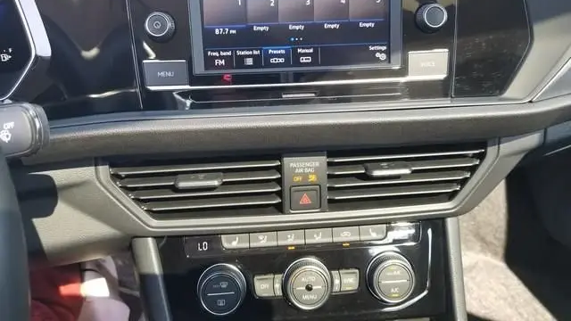 2023 Volkswagen Jetta SE