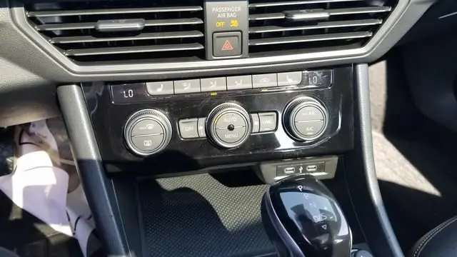 2023 Volkswagen Jetta SE