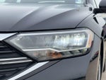 2024 Jetta Thumbnail 9