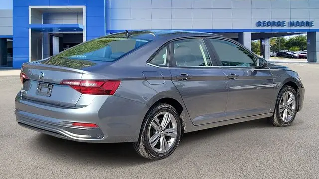 2024 Volkswagen Jetta SE