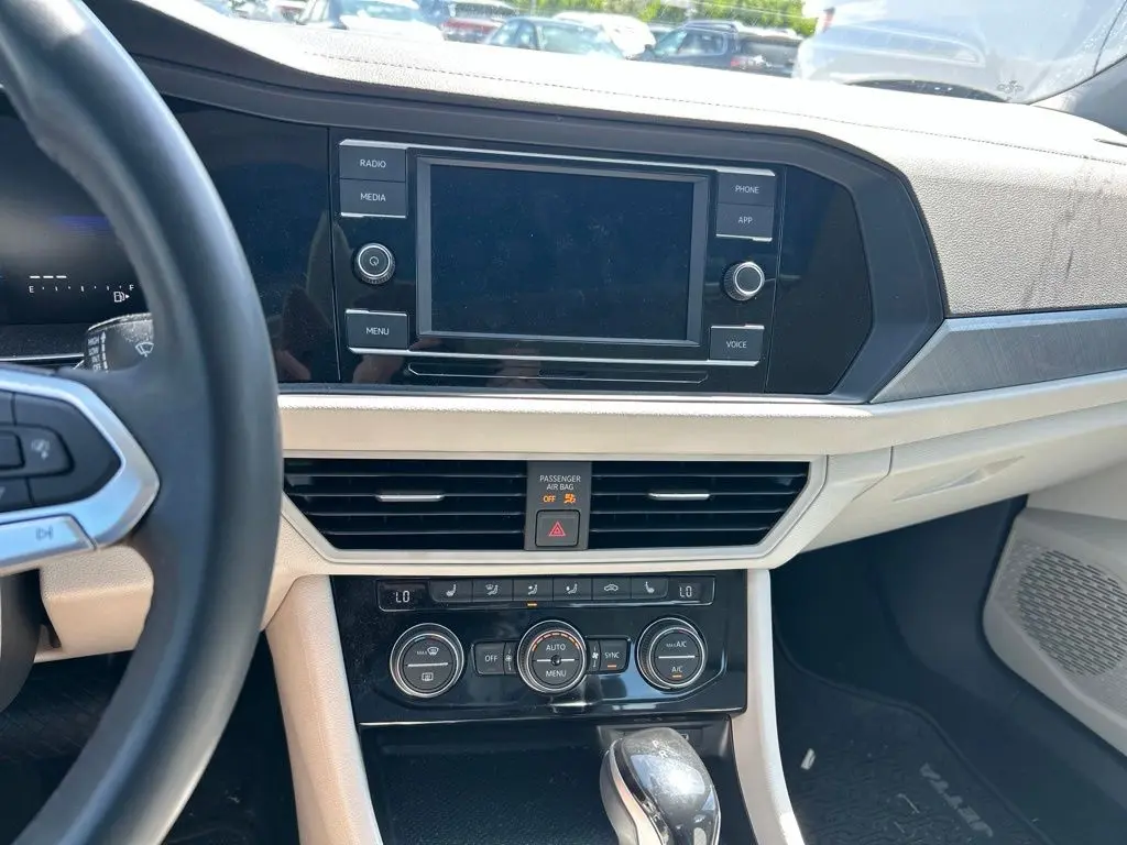 2024 Volkswagen Jetta - $19,990