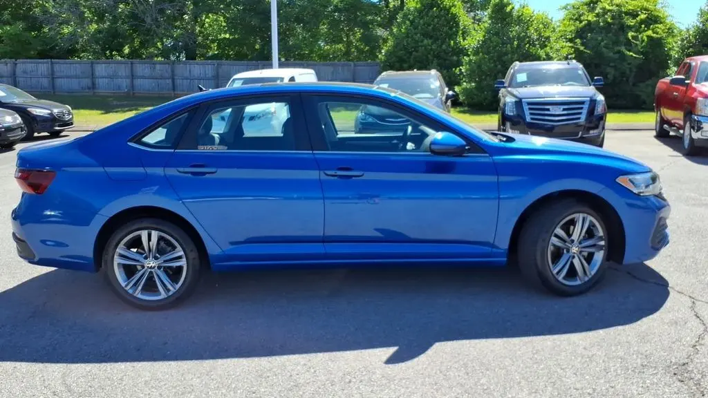 2023 Volkswagen Jetta SE