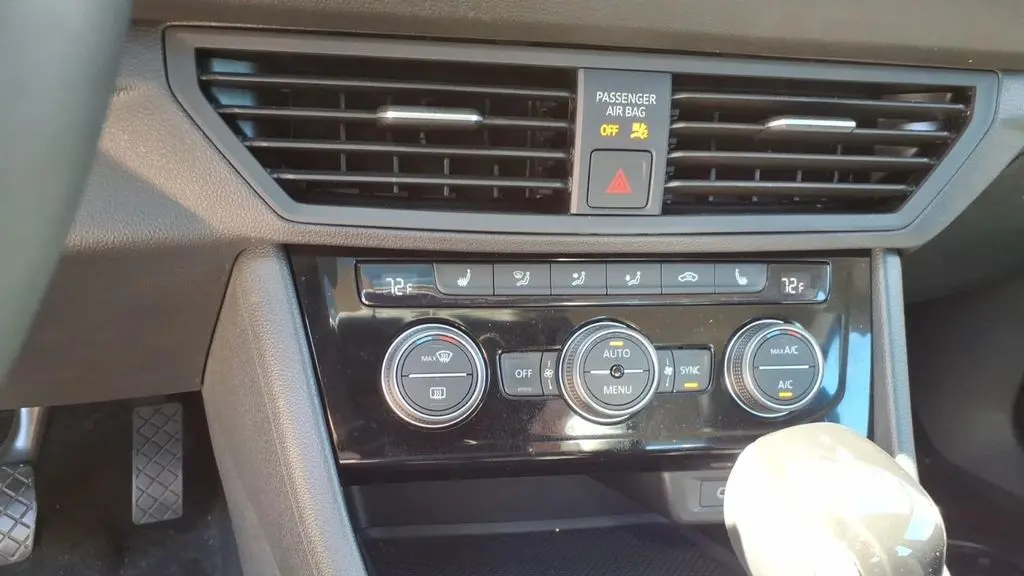 2023 Volkswagen Jetta SE