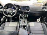2024 Jetta Thumbnail 10