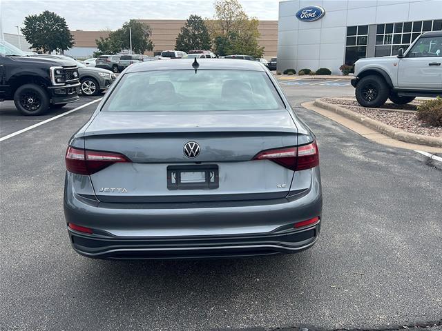 2023 Volkswagen Jetta - $19,300