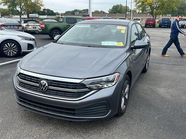 2023 Volkswagen Jetta - $19,300