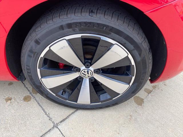 2013 Volkswagen Beetle - $10,900