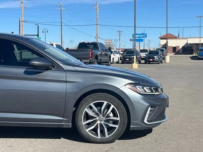 2025 Volkswagen Jetta SE 4DR Sedan