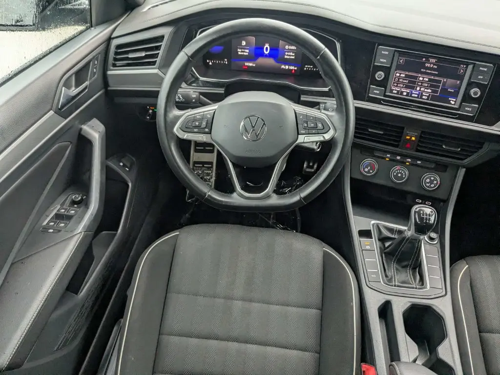 2023 Volkswagen Jetta - $19,900