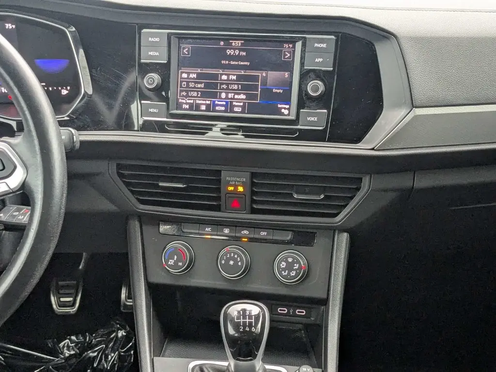 2023 Volkswagen Jetta - $19,900
