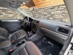 2017 Jetta Thumbnail 29