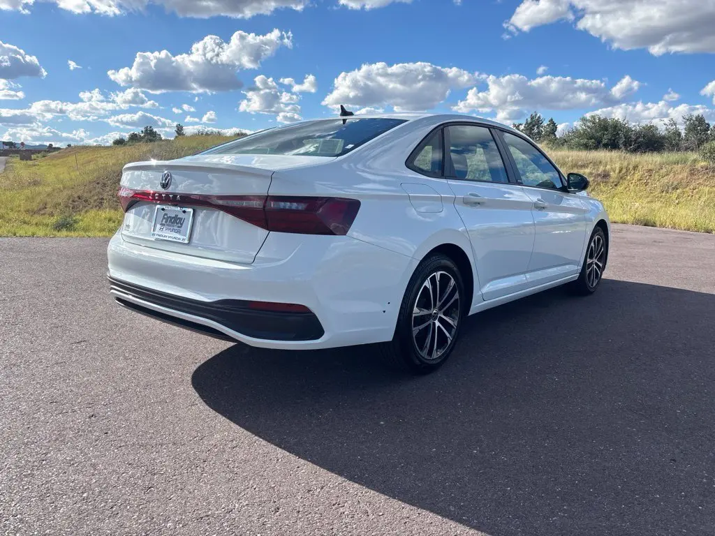 2025 Volkswagen Jetta - $19,140