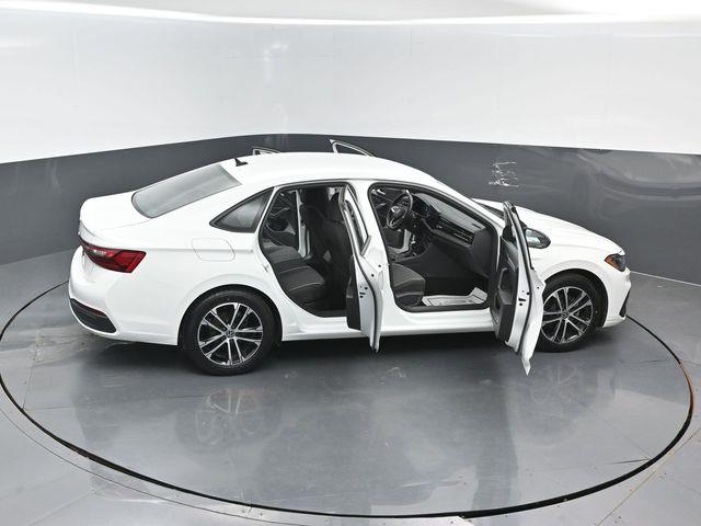 2025 Volkswagen Jetta - $17,500