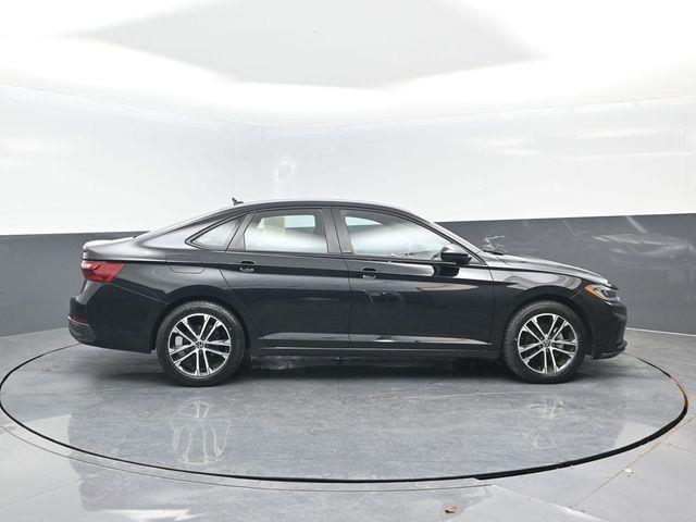 2025 Volkswagen Jetta - $17,700