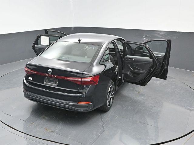 2025 Volkswagen Jetta - $17,700