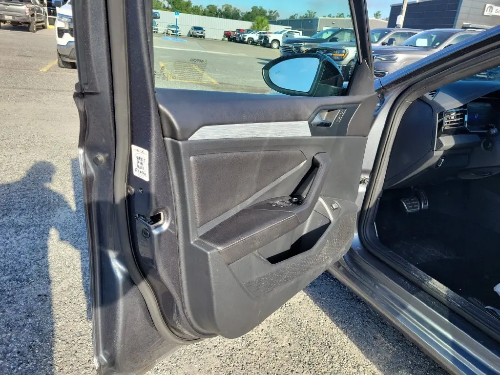 2025 Volkswagen Jetta - $18,995