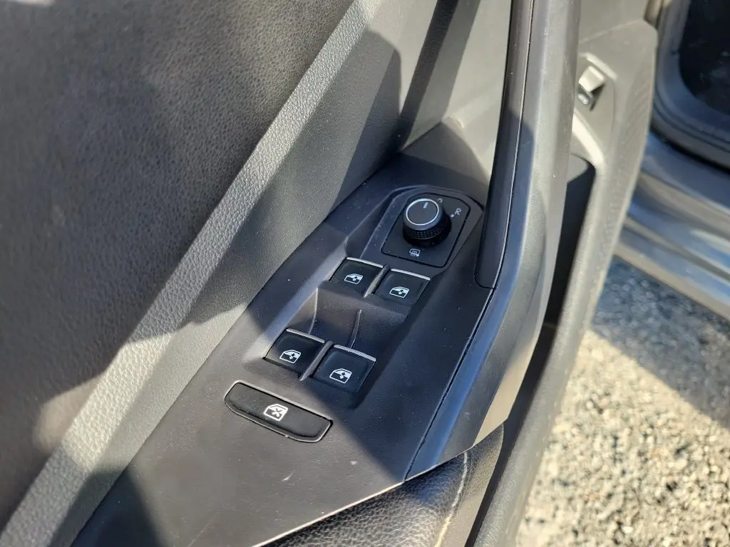 2025 Volkswagen Jetta - $18,995