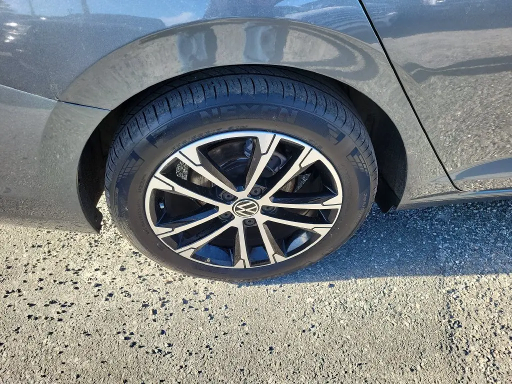 2025 Volkswagen Jetta - $18,995