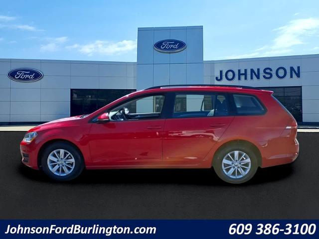 2016 Volkswagen Golf - $11,500