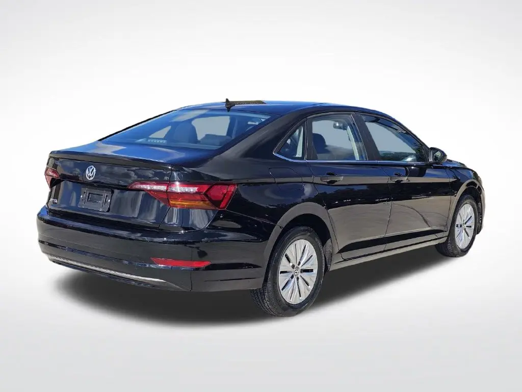 2019 Volkswagen Jetta - $10,250