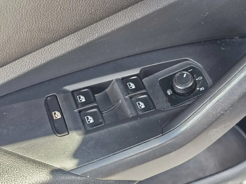 2019 Volkswagen Jetta - $10,250
