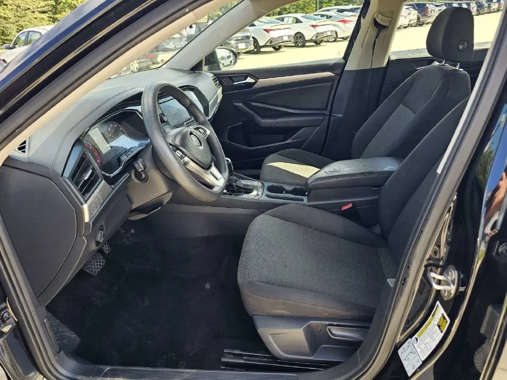 2019 Volkswagen Jetta - $10,250