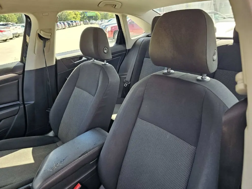 2019 Volkswagen Jetta - $10,250