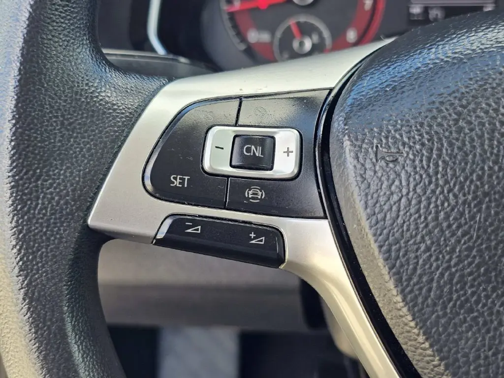2019 Volkswagen Jetta - $10,250