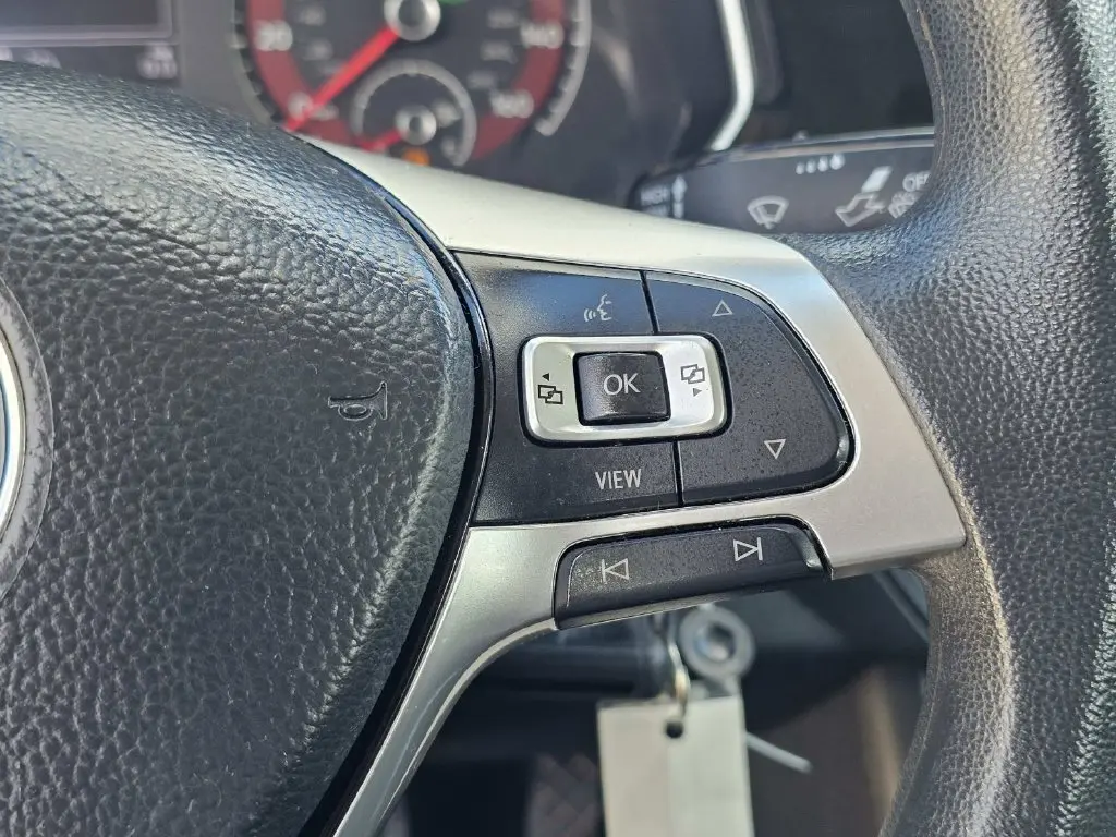 2019 Volkswagen Jetta - $10,250