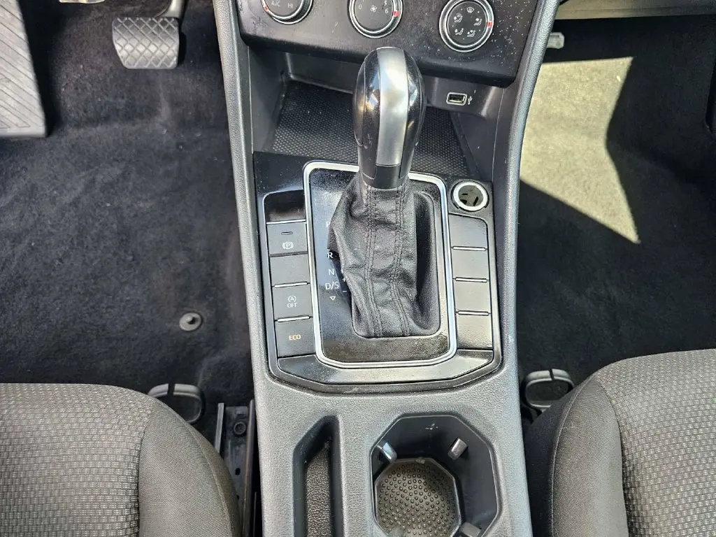 2019 Volkswagen Jetta - $10,250