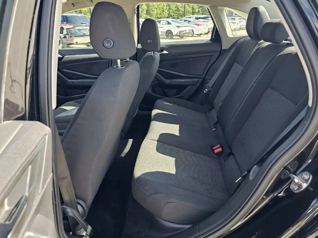 2019 Volkswagen Jetta - $10,250