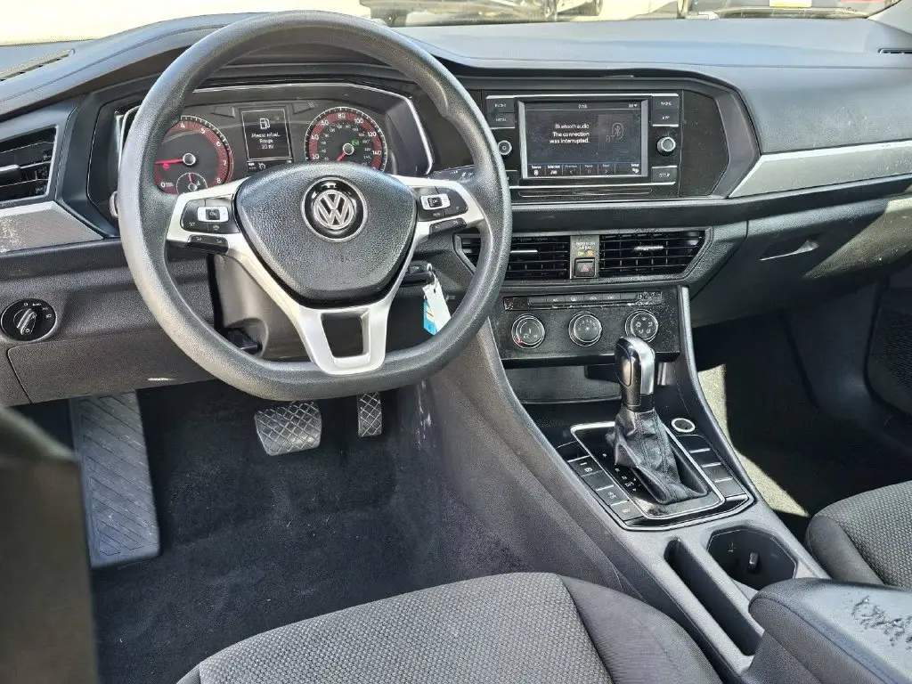 2019 Volkswagen Jetta - $10,250