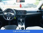 2019 Jetta Thumbnail 32