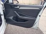 2019 Jetta Thumbnail 19