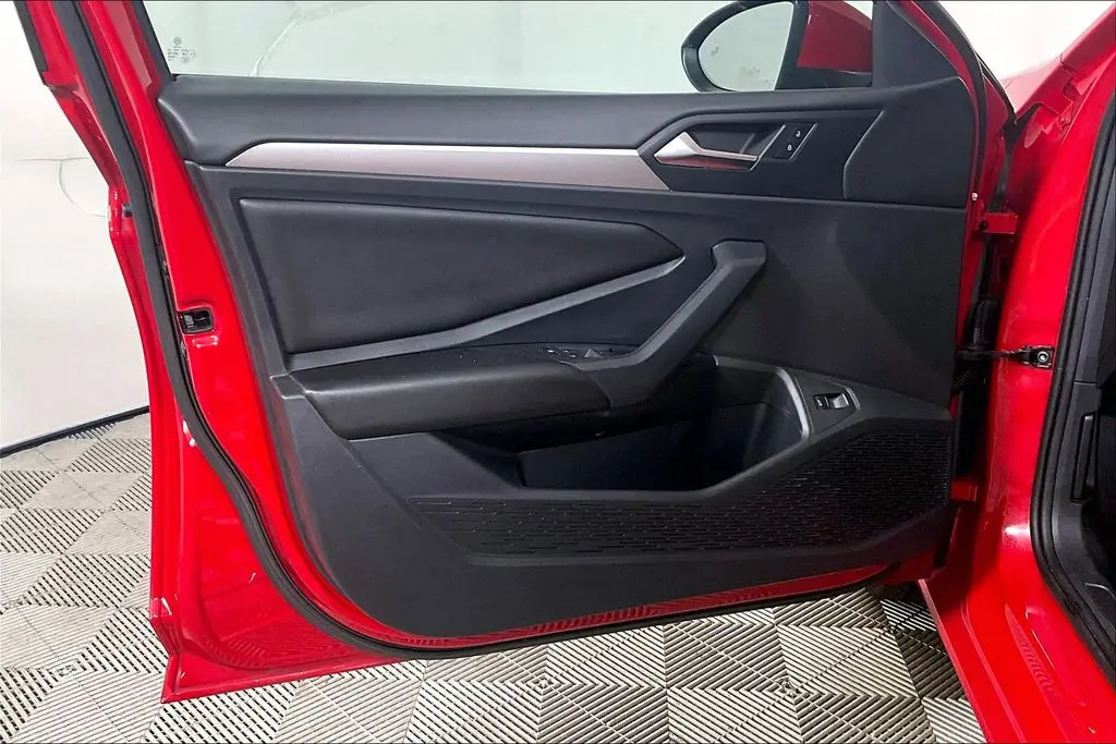 2019 Volkswagen Jetta - $13,941
