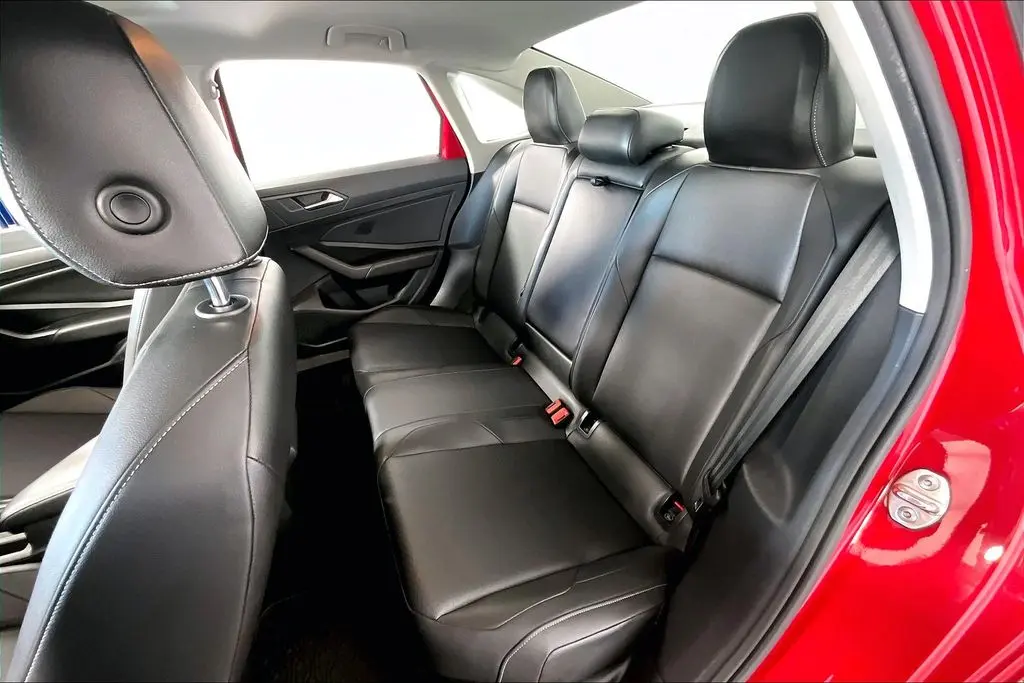 2019 Volkswagen Jetta - $13,941