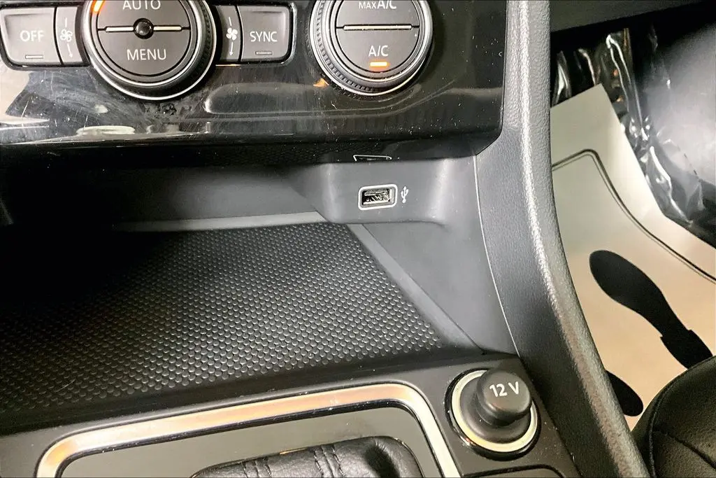 2019 Volkswagen Jetta - $13,941
