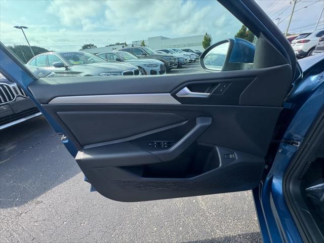 2020 Volkswagen Jetta - $17,575