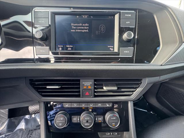 2020 Volkswagen Jetta - $17,575