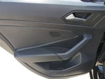 2019 Jetta Thumbnail 9