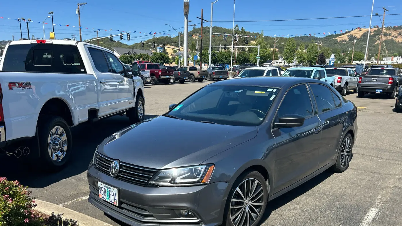 Preowned 2015 Volkswagen Jetta SE for Sale