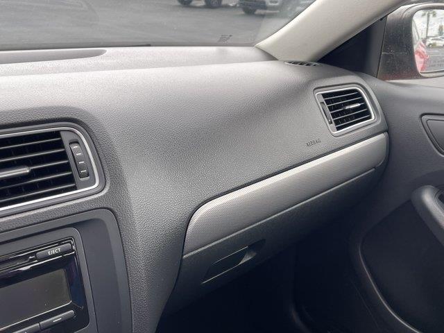 2015 Volkswagen Jetta - $8,747