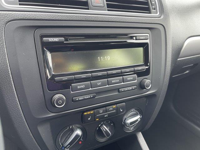 2015 Volkswagen Jetta - $8,747
