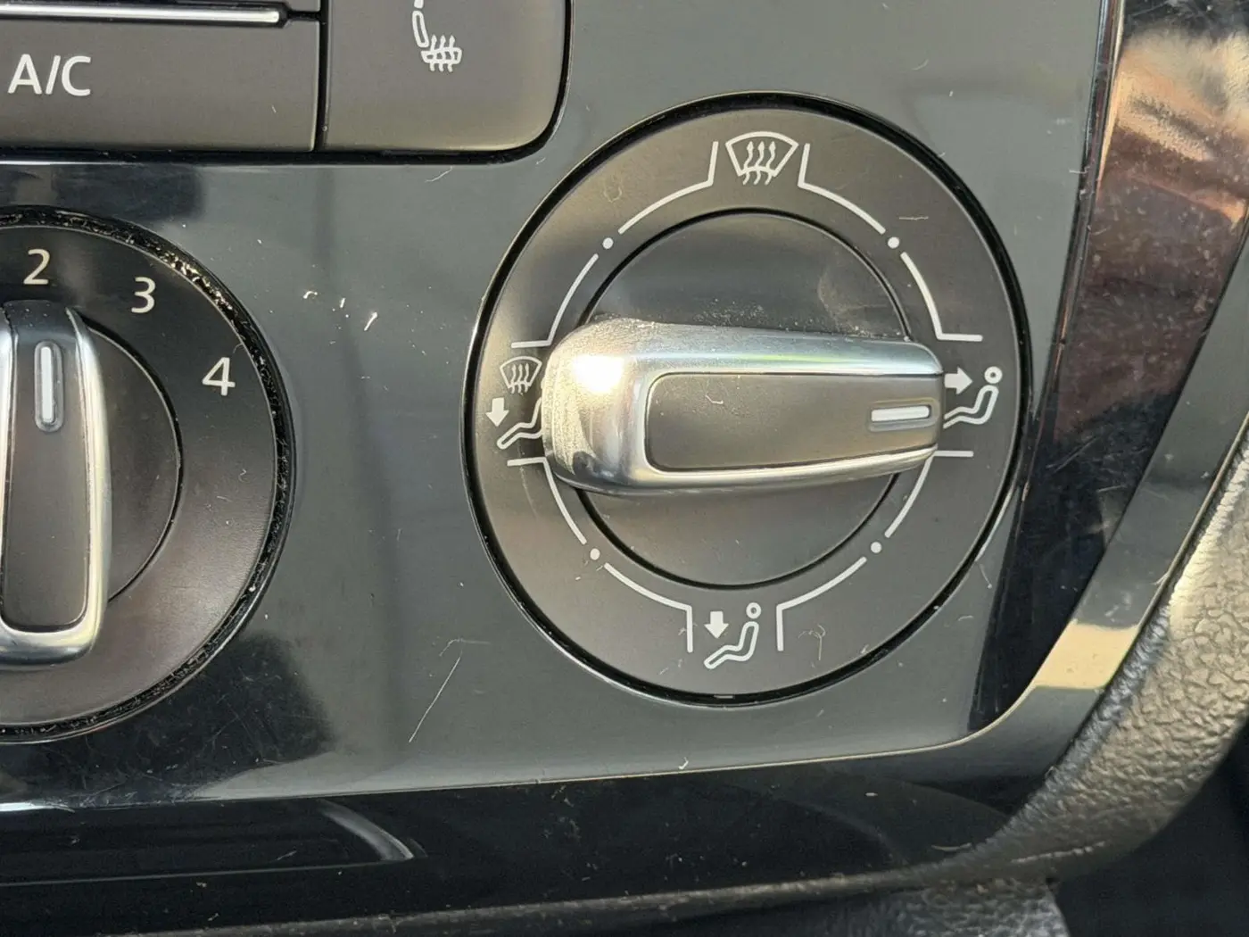 2015 Volkswagen Jetta - $10,838