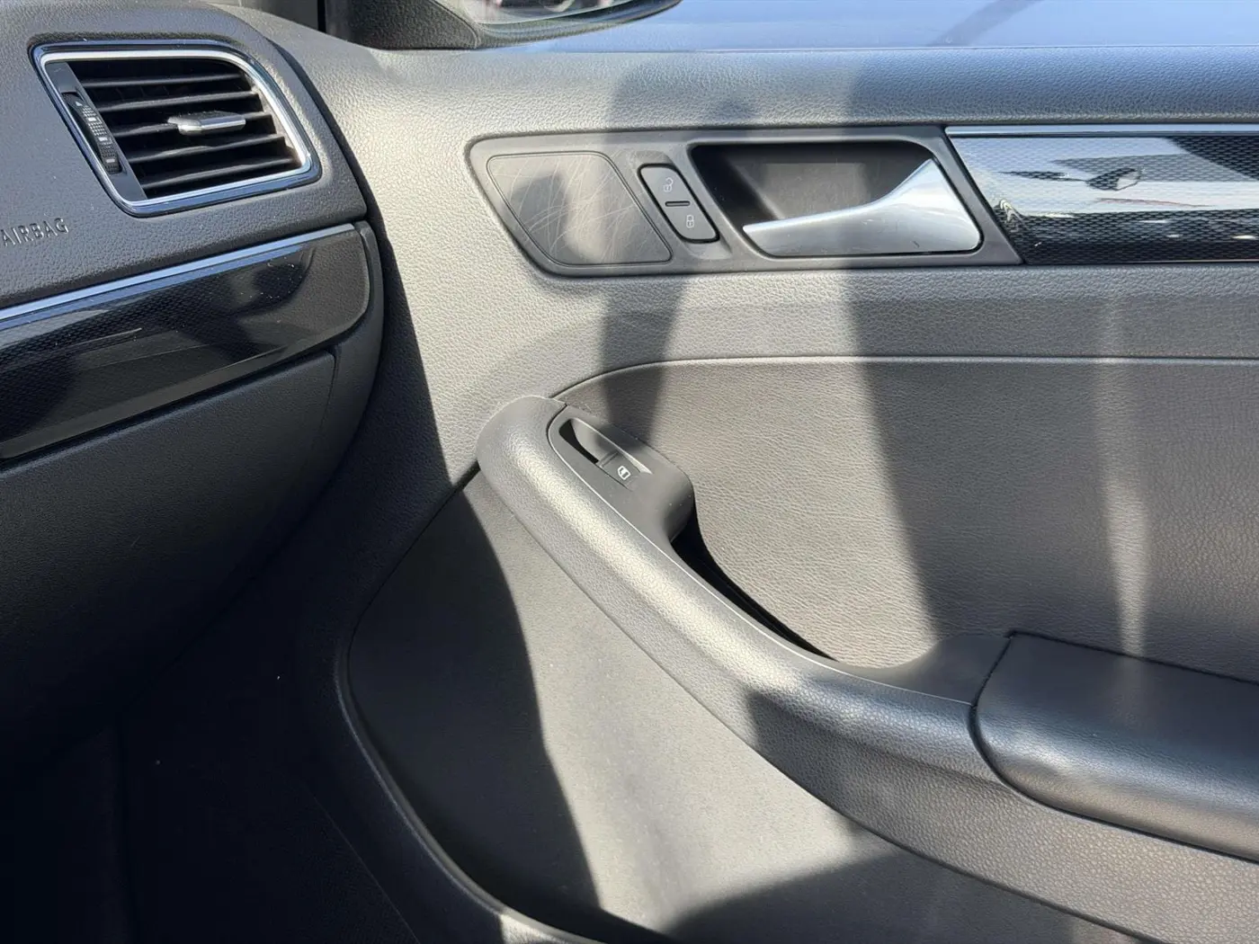 2015 Volkswagen Jetta - $10,838