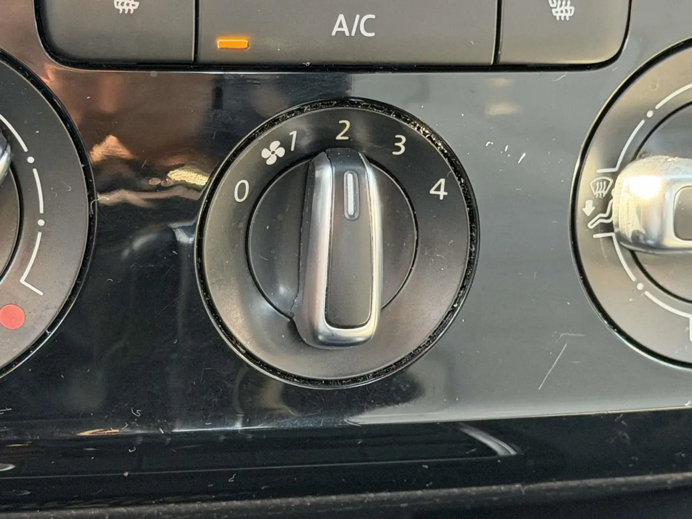 2015 Volkswagen Jetta - $10,838