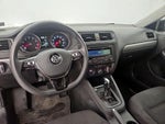 2015 Jetta Thumbnail 10
