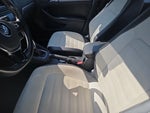 2016 Jetta Thumbnail 9