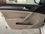 2018 Golf SportWagen Thumbnail 16